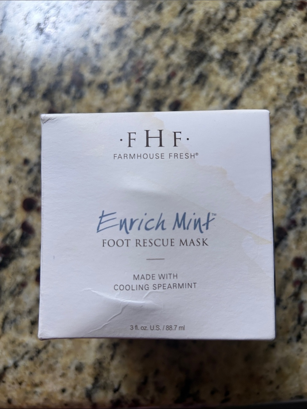 FarmHouse Fresh Enrich Mint Foot Rescue Mask - White